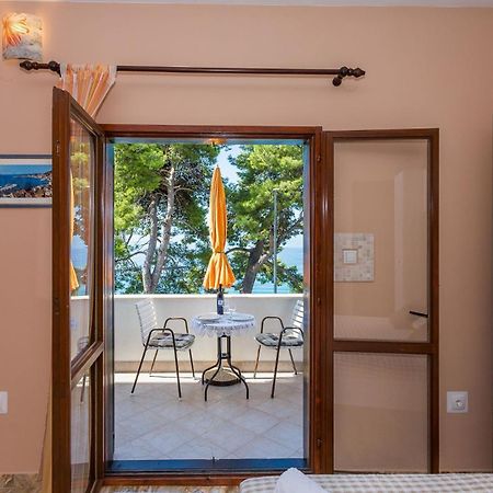 Apartments Verica - 15 M From Beach 크릴로 외부 사진