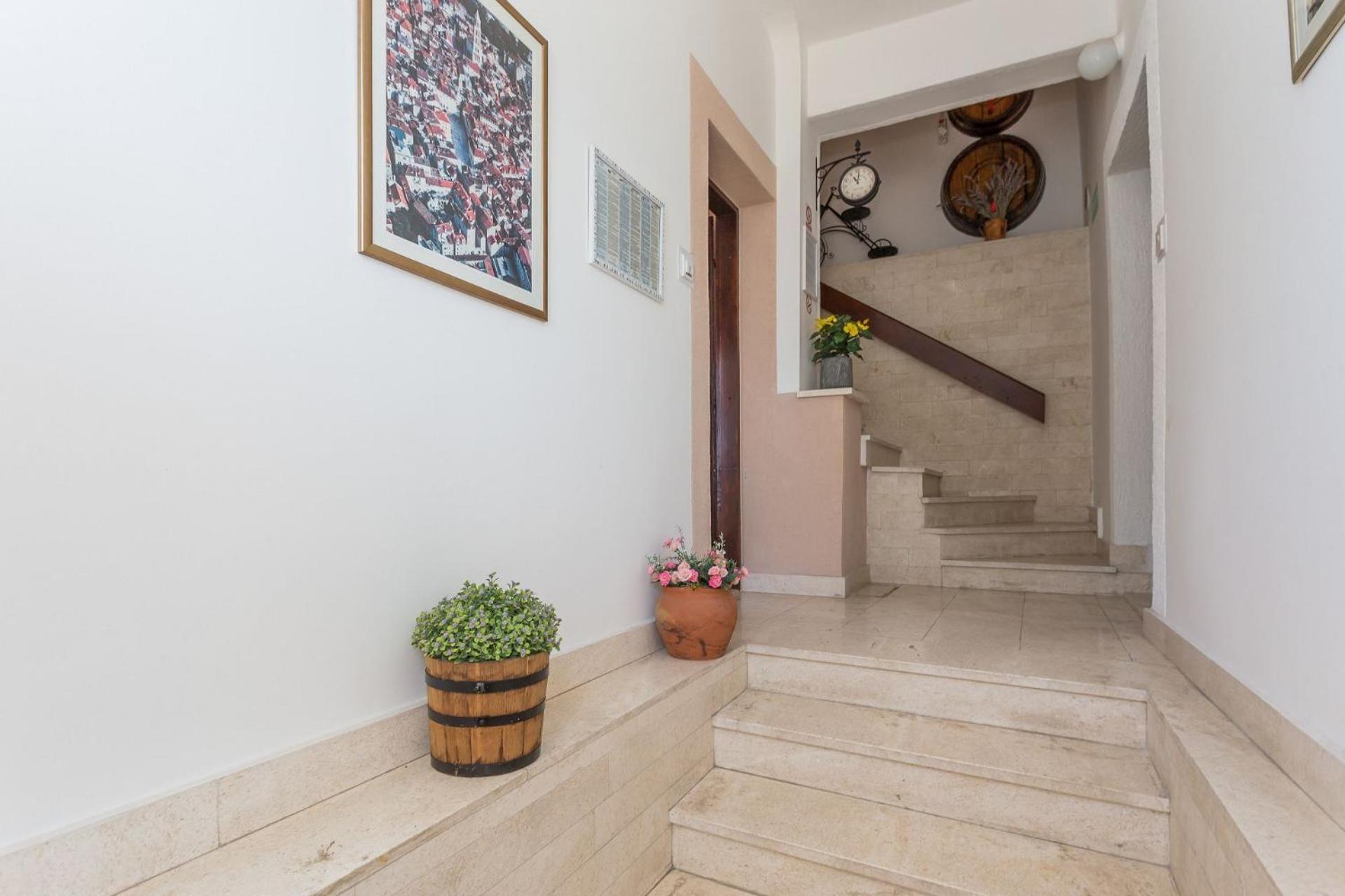 Apartments Verica - 15 M From Beach 크릴로 외부 사진