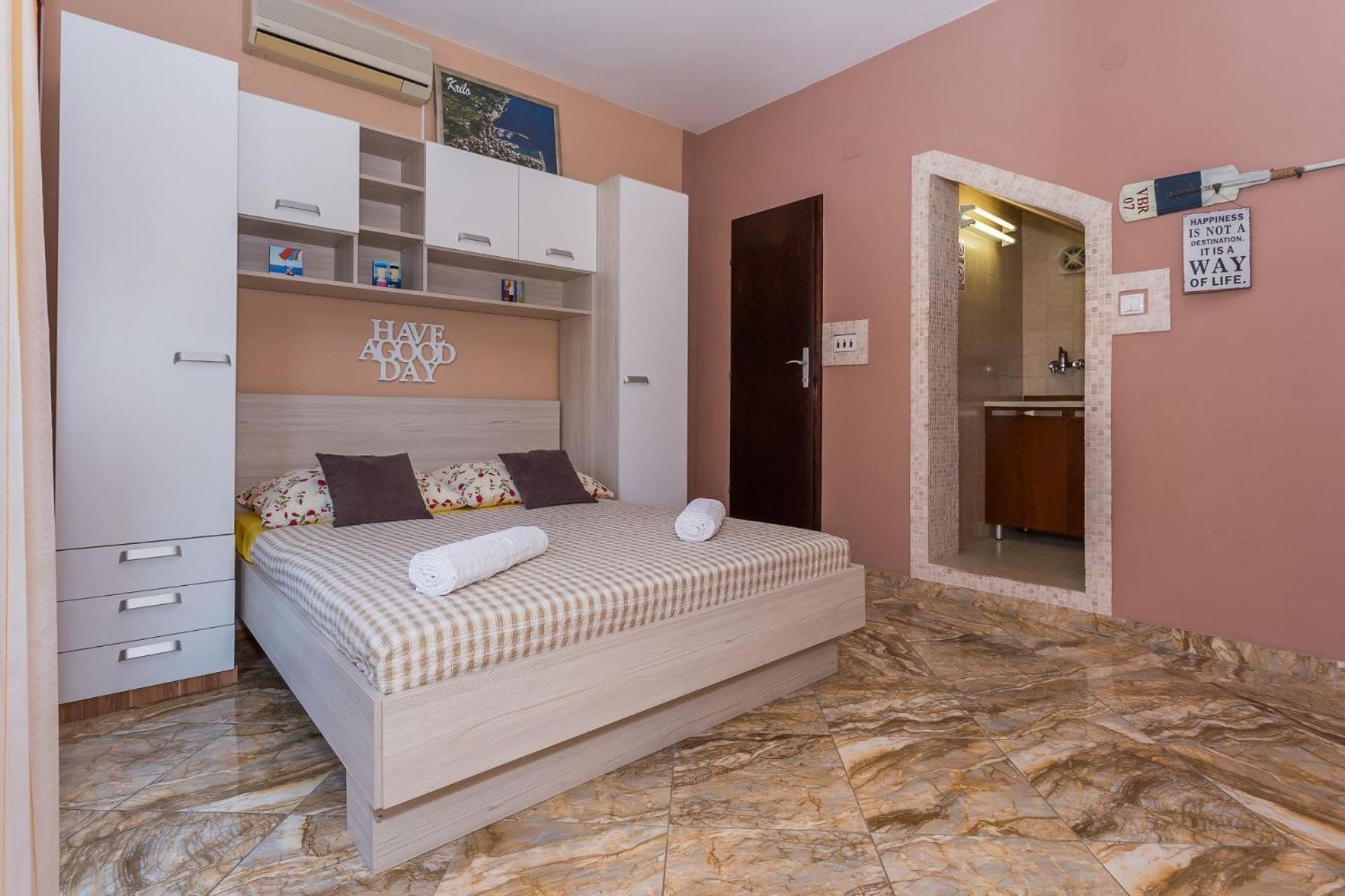 Apartments Verica - 15 M From Beach 크릴로 외부 사진