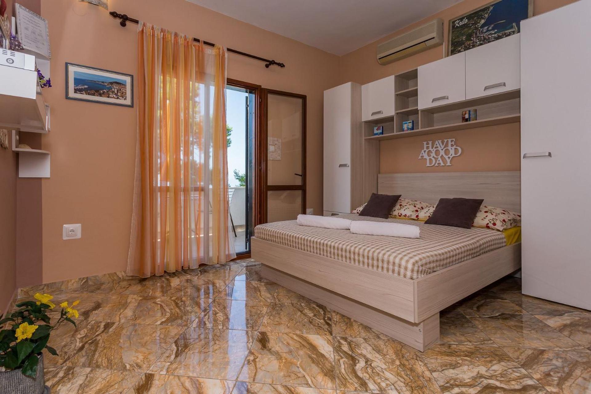 Apartments Verica - 15 M From Beach 크릴로 외부 사진